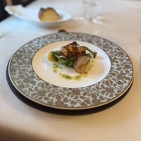 RISTORANTE REGA - オマール海老と帆立貝のグリル フルーツトマトのサラダ仕立て