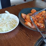 328587991 - ホルモンと野菜