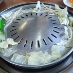 328587979 - 野菜を茹でる様子(店員さんがやってくれました)