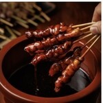 博多名物！パリパリ鶏皮串４本　