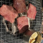 たまには焼肉 - 上タン塩