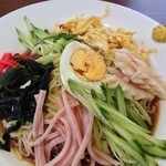 中華食堂 かどや - まずはツレの冷やし中華、手作り感アリ！ヨロシ