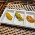 小田原おでん本店 - カラシ、ワサビ醤油、梅味噌