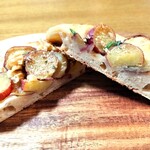 ミヤ パン - さつまいものガーリック蜂蜜バター断面