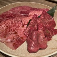 焼肉うしごろ 新宿三丁目店 - 
