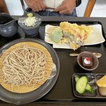 SOBADOKORO YUU - もりそば+天ぷら盛り合わせ