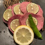 炭火焼肉 炭炭 - 神たん