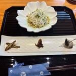 うなぎ料理専門店 せしも - 大根サラダと稚鮎、アミ、バイ貝の甘露煮