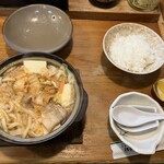 いわもと - キムチうどん鍋　税込770円　　　　　　　　　　　　めし大(漬物付)   税込220円