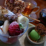 ”和”taste　casual　french　月和花 - 