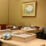 すし善 - カウンター　奥