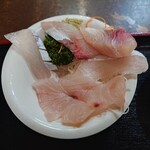 Matagi Chaya - 这次的内容是4片鲭鱼和2片黄尾鱼。
                      新鲜度感觉一般，没有特别好或特别差，
                      两者的油脂含量都很好。