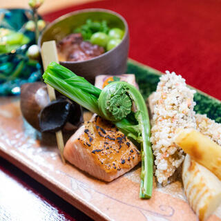 美酒と共に味わう、季節の“旬”が感じられる日本料理に舌鼓