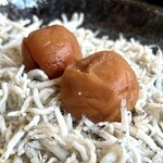 しらす屋ゆあさ湾 則種 - 南高梅も粒が大きくて美味しい♪