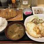 食事処 禅 - とんかつと目玉焼きの定食（650円）