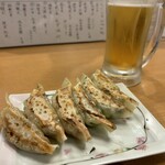 餃子と日本酒 ひよ里 - 黒豚餃子＆ひよ里餃子の二種