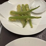 ボニンアイランドシェフ - 小笠原産　神オクラの天ぷら（990円）