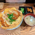とんかつ めし処 長屋 - かつ丼（並）1,000円