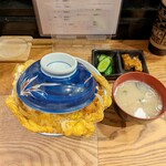 とんかつ めし処 長屋 - かつ丼（並）