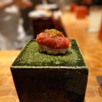 初音鮨 - 本鮪たたき(withいぶりがっこ) 202511