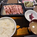 焼肉　肉の山 - 