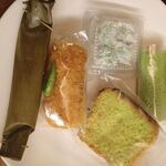 Pasar Sindhu - 料理写真:このように個包装で売られている　全部でRp.7000