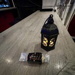 VALE - 店内　ランタンとザビエル