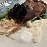 大衆酒場 泥亀 和光市店 - カツオ藁焼き