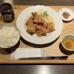 博多とり鍋 なかがわ - 唐揚げ定食