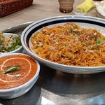 카라스 - 매운 치킨 비리야니 1188엔.