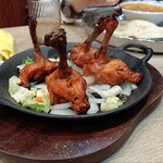 카라스 - 갈릭 치킨 605엔.