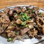 大衆酒場 もつ焼きと肉刺し ぶた横丁 - 
