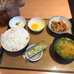 やよい軒 - ミニ牛すき朝食