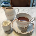 アンジェリーナ - 