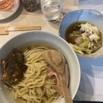 柳麺 呉田 - 料理写真:黒舞茸と比内地鶏の昆布水つけ麺【大盛り】