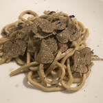 ウシマル - パスタ(ナラタケ、トリュフ乗せ)