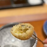 串揚げ料理 かわた - 熱々のバターがじゅわぁ