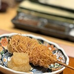 串揚げ料理 かわた - 鯖のカダイフ揚げと梨の摺り下ろし