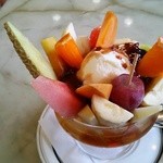 coffee&lunch さがみ - クリームあんみつ480円 別方向から