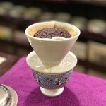 茜屋珈琲店 - ハンドドリップの様子