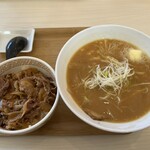 すき家 - 料理写真:バタコン味噌ラーメン牛丼セット(税込1,220円)