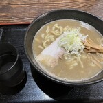 暗黒中華そば 雷電 - ナショナルニボグラフィック（税込990円）