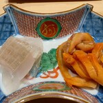 鮨 ゆうき - 赤貝と…忘れた