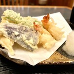 久霧 - ・小えびの天せいろ／小えび2、魚介1、野菜2。