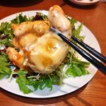 中華家 しかけん - エビマヨ
      
      タップリ水菜　衣のナイスな食感と味わい　絡めたソースをペロペロするは、嗚呼悶絶(*´ω｀*)♥