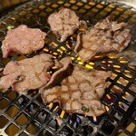 焼肉 六甲 - 