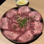 焼肉 六甲 生田新道店 - 