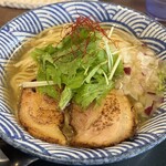 麺屋 マルヨシ - マグロ節中華そば　950円