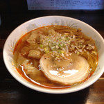 長町ラーメン - スーラーワンタン麺
      ( ´ ▽ ` )ﾉ
      長町ラーメンの陰で目立ちませんが
      旨すぎの一品
      酸っぱ辛好きさんに超オススメ
      ワンタンがチュルチュルと旨い