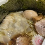 手打ち 蓮 - プリッと海老ワンタン。